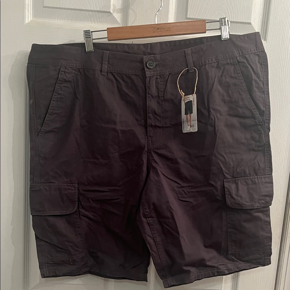 Avenue Men's Gray Cotton Cargo Shorts